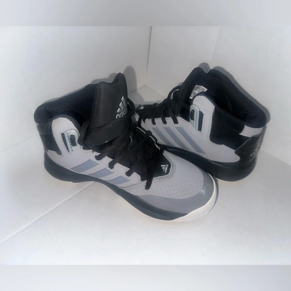 ADIDAS Performance Men's Black Gray Basketball Shoe Size 5